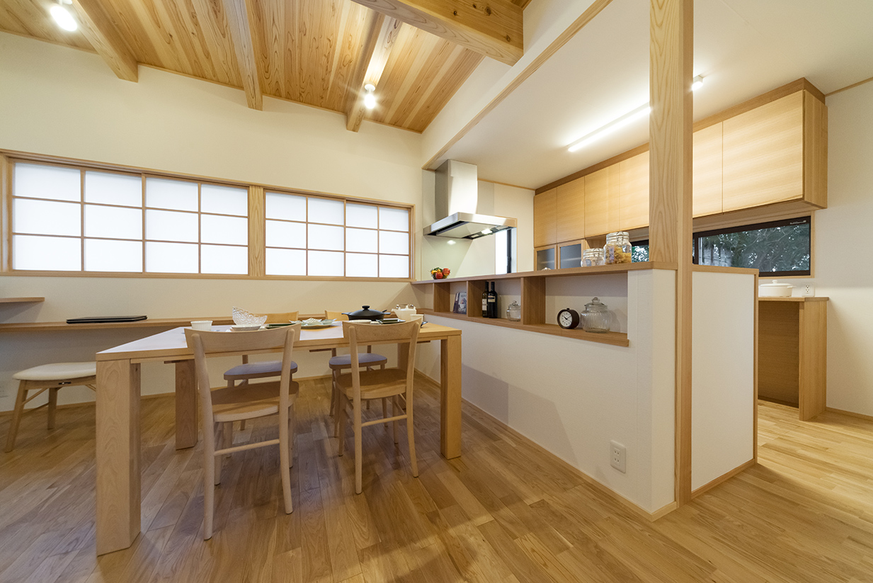 木のぬくもりを感じるキッチン