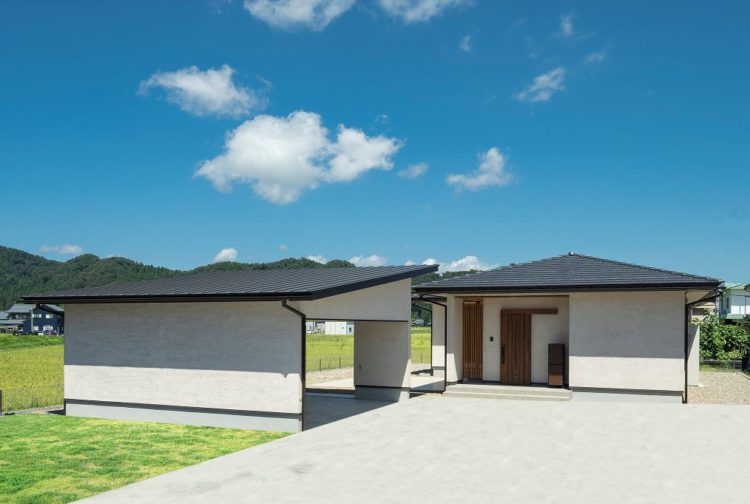 自然に囲まれる平屋（永森建設施工事例）