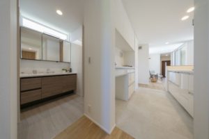 キッチンと洗面室