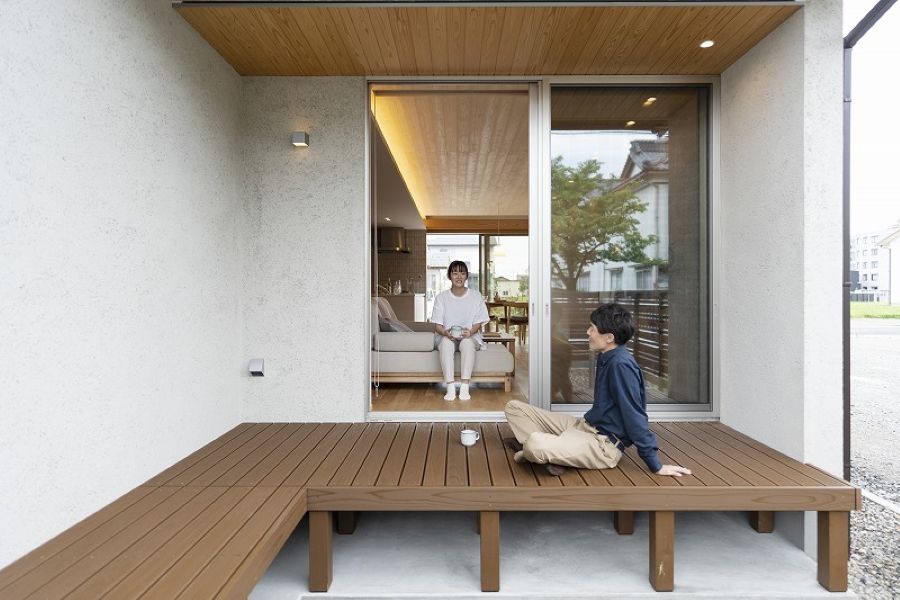 モデルハウスCAVE-ケイブ-の軒下空間