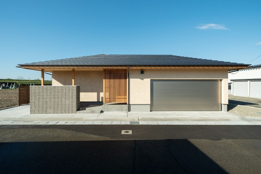 水平ラインの美しい軒のある平屋