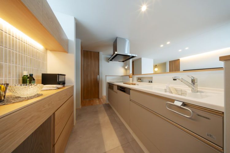 キッチンから洗面所への動線