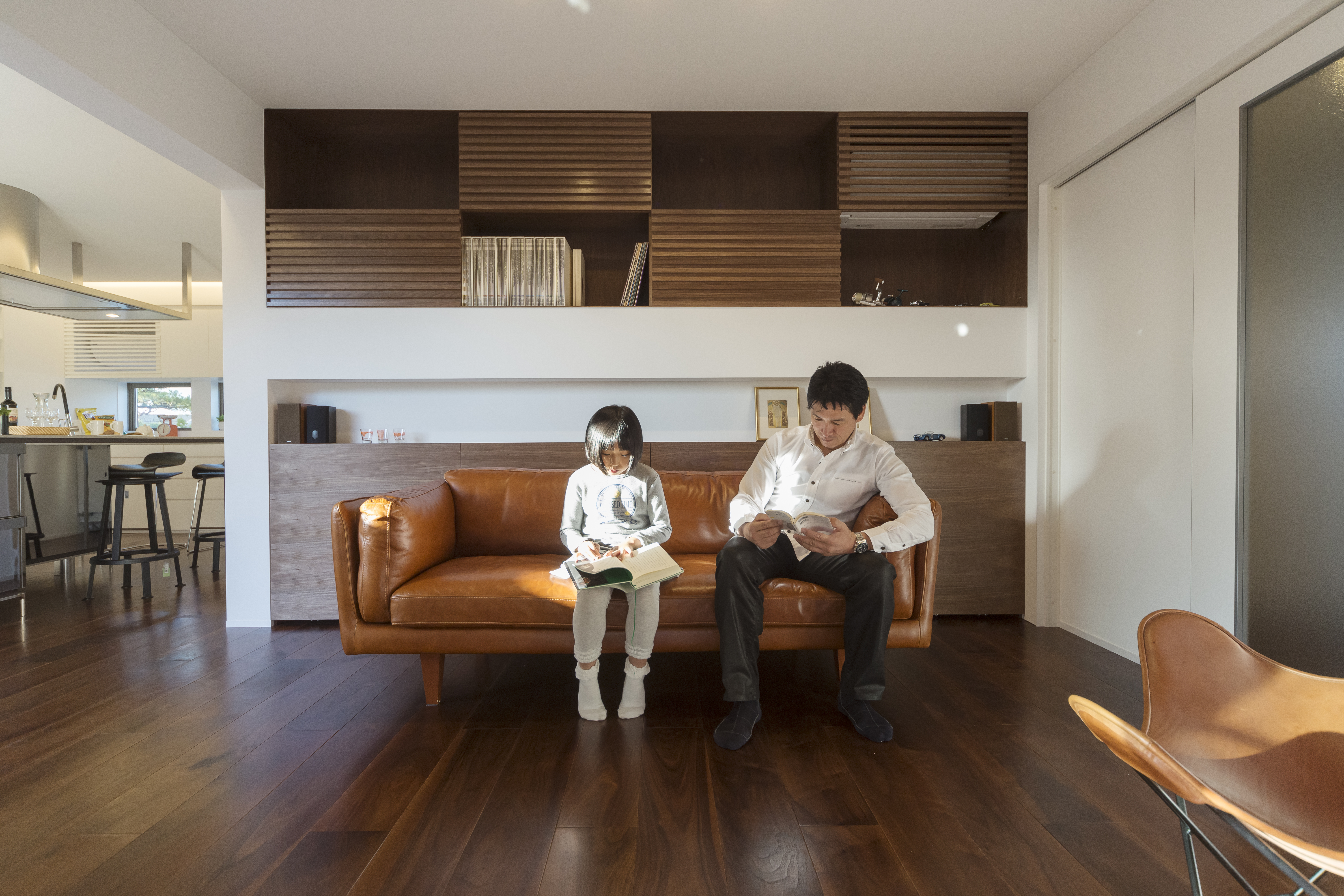 デザイン性を重視した壁面埋め込みの造作家具