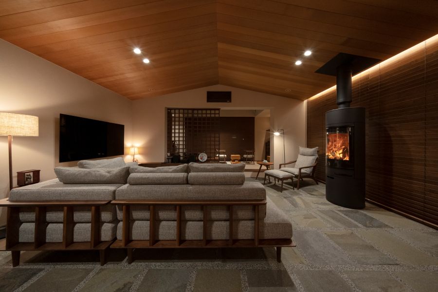 薪ストーブのある落ち着いた平屋