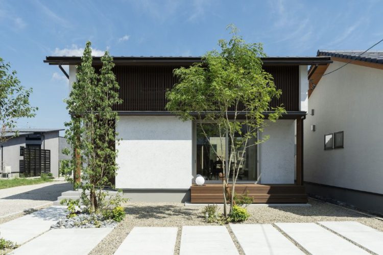 1.5階建ての家の外観