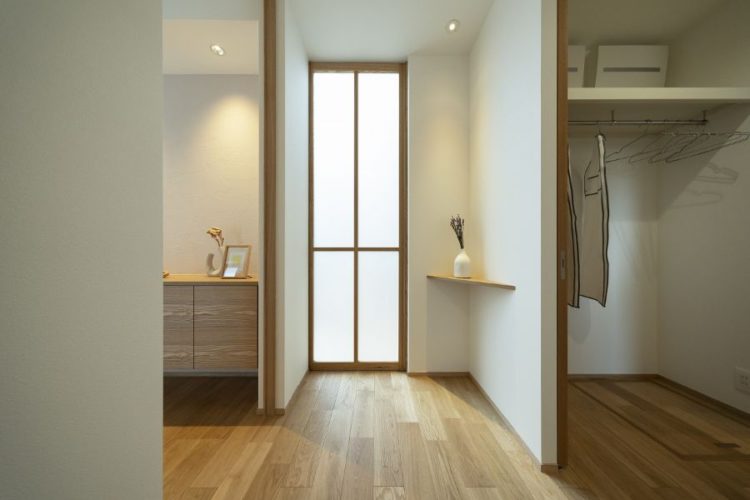 ガラスのハイドア