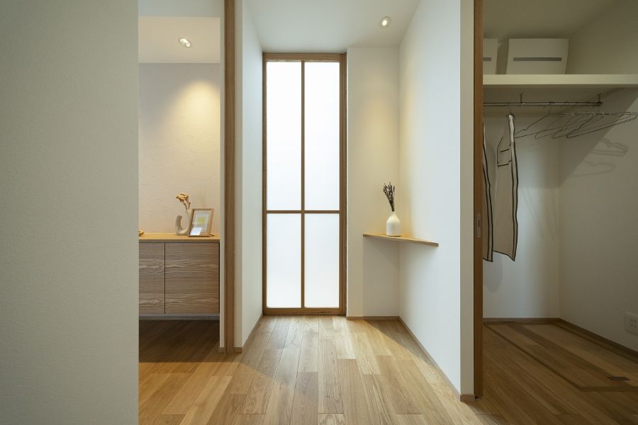 ガラスのハイドア